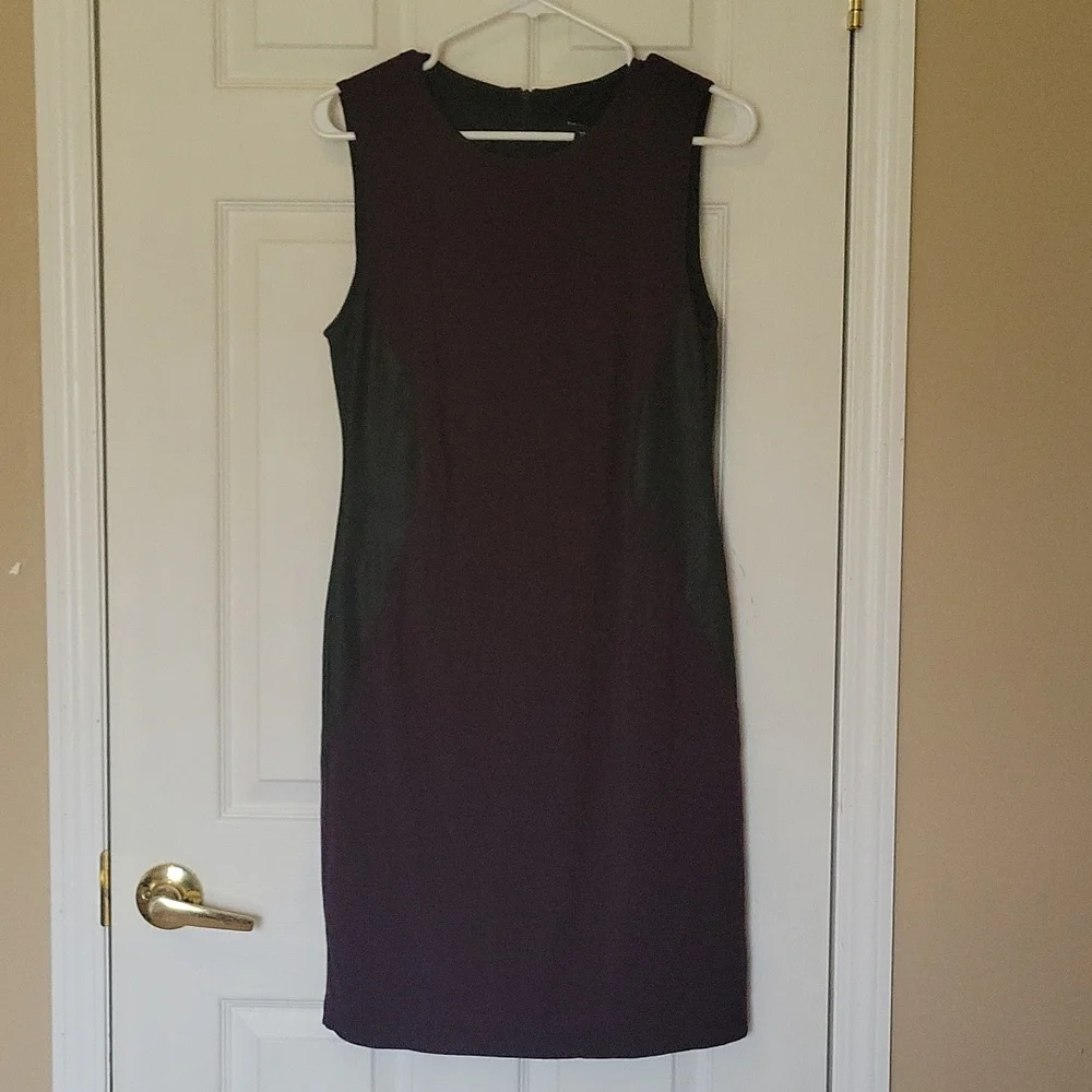 KAREN KANE RAYON BLACK/PURPLE SHEATH DRESS. Large. - Picture 5 of 11